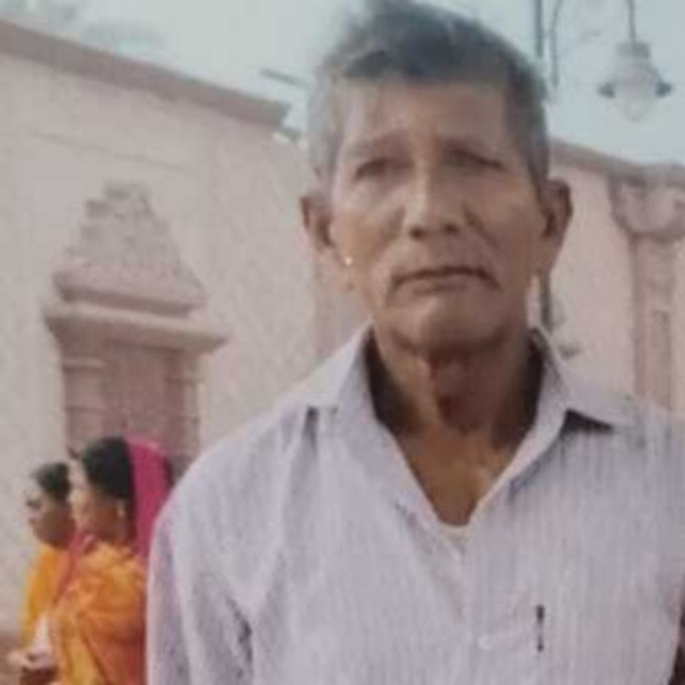 बांका में सड़क हादसे में बुजुर्ग की मौत:अज्ञात वाहन ने मारी टक्कर, यूको बैंक से लौट रहे थे घर