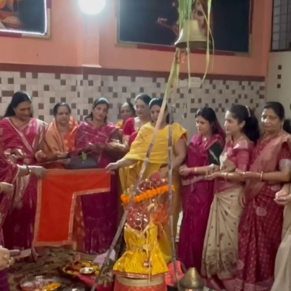 देवास में धूमधाम से मनाई गई देवउठनी एकादशी:तुलसी विवाह और आतिशबाजी के साथ हुई शुभ कार्यों की शुरुआत