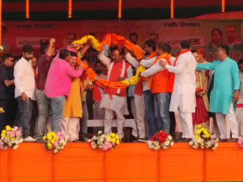 जनता ने उन्हें आईसीयू में भेजा, अब वे वेंटिलेटर पर:केशव मौर्य बोले- लालू यादव, राहुल - तेजस्वी का नारा 'खुद का साथ, परिवार का विकास'