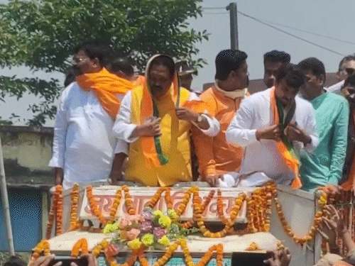 दरभंगा में मनोज तिवारी का 35 KM लंबा रोड शो:मनोज तिवारी गौड़ाबौराम में नुक्कड़ सभा भी करेंगे; NDA प्रत्याशी सुजीत कुमार सिंह के लिए मांगेंगे वोट