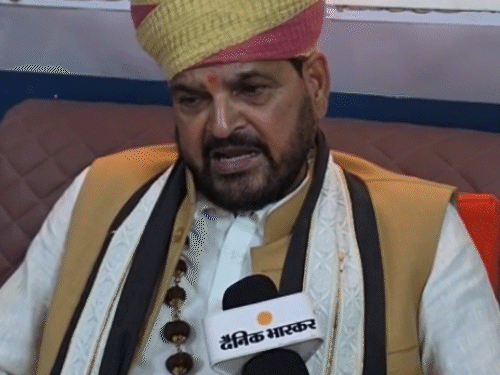 बृजभूषण बोले- हेलिकॉप्टर हवा में घूमा, हनुमानजी याद आए:बताया- कैसे एक बड़े बाहुबली को खत्म कर माफिया कहलाए