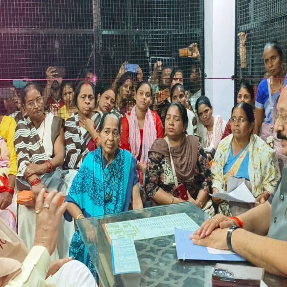 आशाओं ने डॉक्टर पर धमकाने का आरोप लगाया:कहा- नेतागिरी तुम सबका भविष्य खराब कर देगी, वित्तमंत्री से शिकायत कर लौट रही थीं