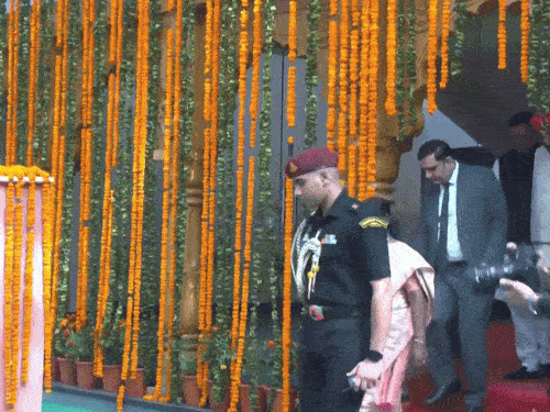 राष्ट्रपति द्रौपदी मुर्मू आज विधानसभा को संबोधित करेंगी:शाम को नैनीताल जाएंगी, रेड जोन घोषित; रूट डायवर्ट, नीम करौली बाबा के करेंगी दर्शन