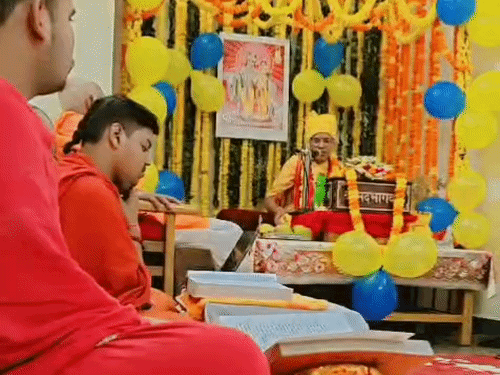 भक्ति, प्रेम व दिव्य आनंद का भाव है कृष्णलीला:प्रयागराज में यजमान ज्ञान देवी के घर आयोजित कथा के 5वें दिन उमड़ी भारी भीड़