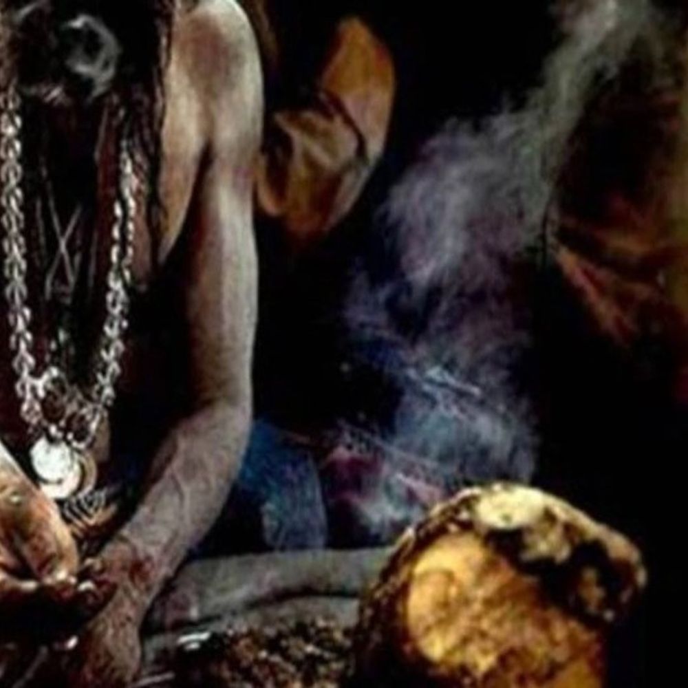 जादू-टोना के शक में युवक की हत्या:आरोपी के सपने में आता था दोस्त, अंधविश्वास के चलते चाकू से गोदा; पुलिस ने घेराबंदी कर पकड़ा