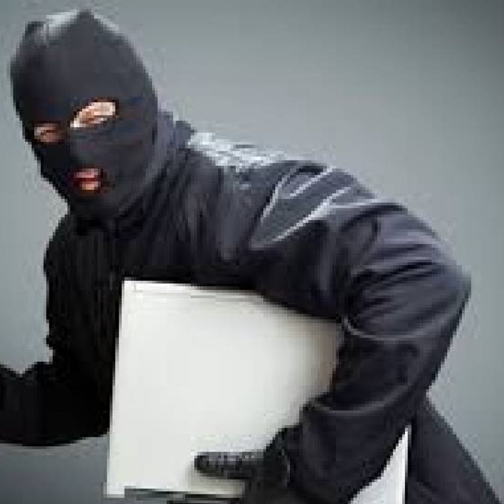 नोएडा में निवेश के नाम पर 22 लाख ठगे:वॉट्सऐप ग्रुप से जोड़ा, 15 बार किया ट्रांजैक्शन, ग्रुप से किया बाहर