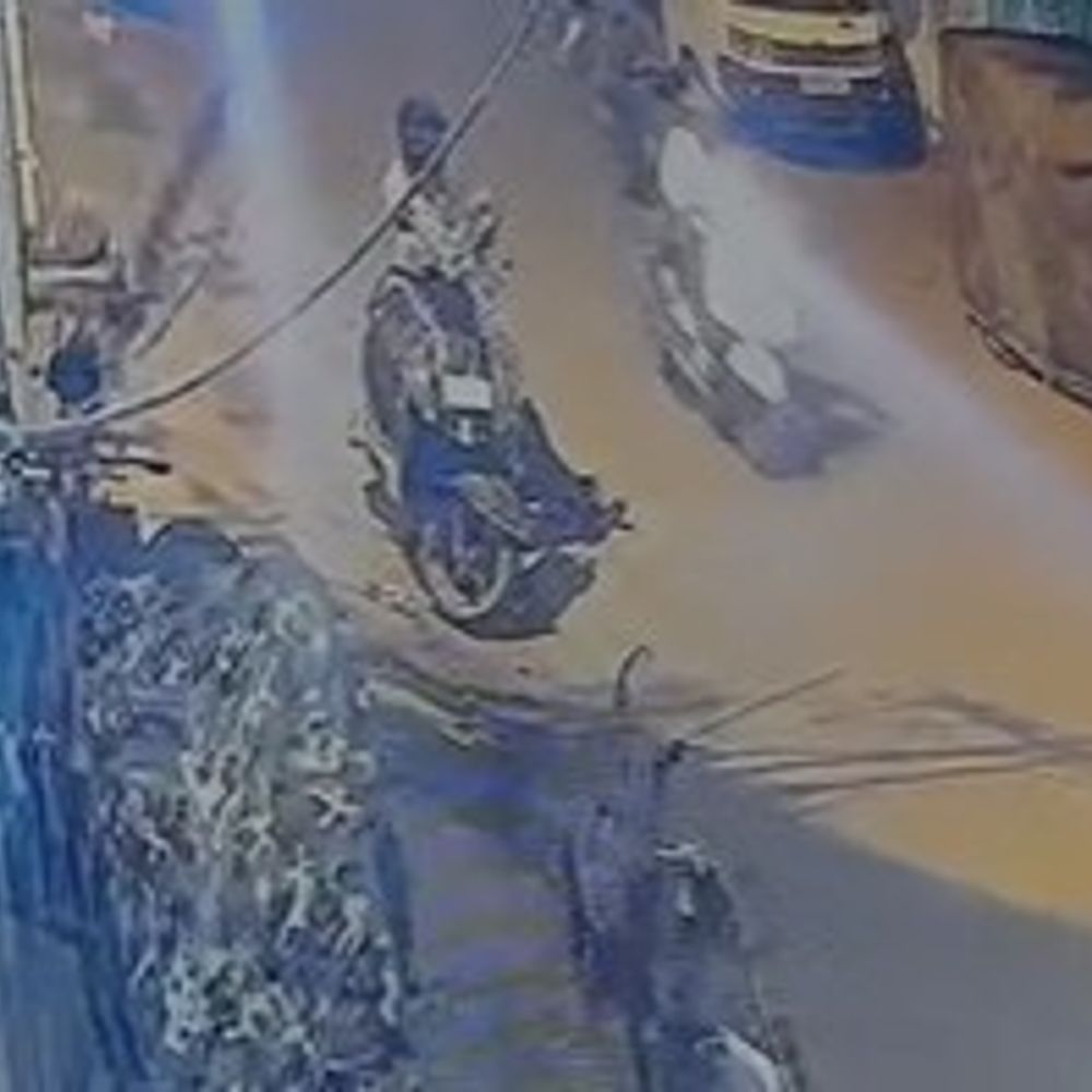 घर के बाहर पटाखे फोड़ने के विवाद में फायरिंग:दो युवकों के साथ मारपीट की, भागते समय बोले आरोपी- आइंदा रोका-टोका तो सीधे हत्या होगी