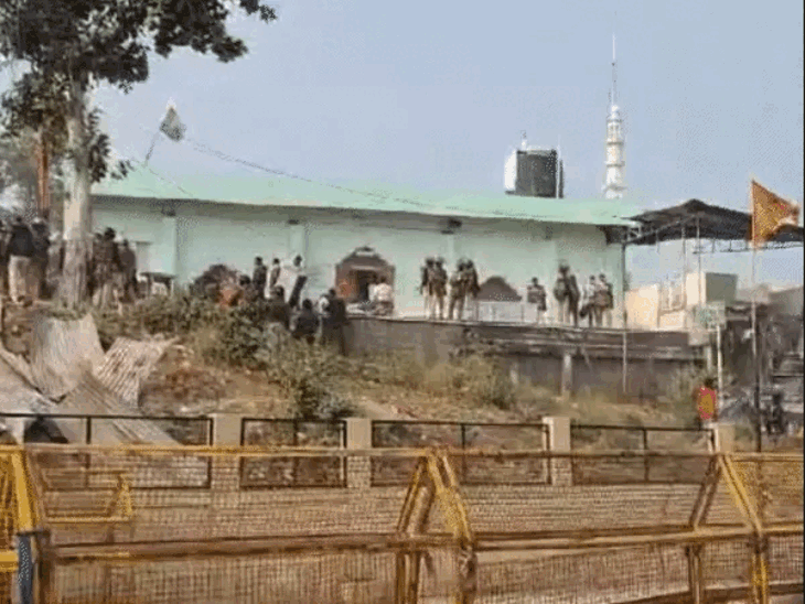 तकिया मस्जिद की जमीन का मामला सुप्रीम कोर्ट पहुंचा:महाकाल मंदिर की पार्किंग इसी जमीन पर बननी है, हाईकोर्ट से नहीं मिली थी राहत