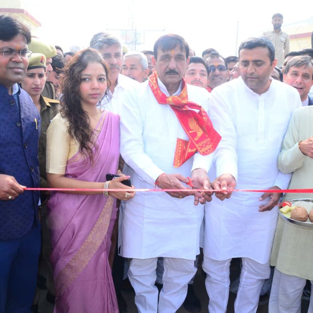 बागपत की रमाला चीनी मिल में पेराई शुरू:डीएम अस्मिता लाल और विधायक अजय कुमार ने किया शुभारंभ