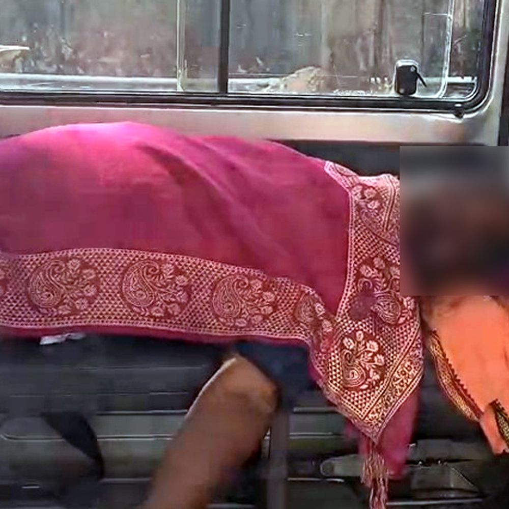 गुमला में अज्ञात वाहन की टक्कर से एक की मौत:  बाइक सवार दूसरा व्यक्ति घायल, नवाटोली से लौटते वक्त हुई घटना – Gumla News