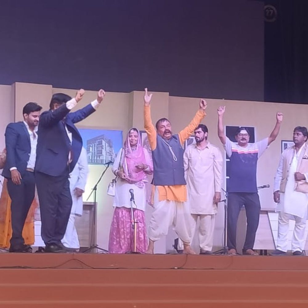 इंटीग्रल यूनिवर्सिटी में 'दरवाज़े खोल दा' नाटक का मंचन:मकान मालिक-किरायेदार संबंधों की जटिलता पर आधारित