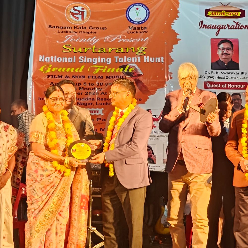 सुरतरंग का नेशनल सिंगिंग टैलेंट हंट का ग्रैंड फिनाले:लखनऊ में अंतरराष्ट्रीय बौद्ध अनुसंधान संस्थान में हुआ आयोजन