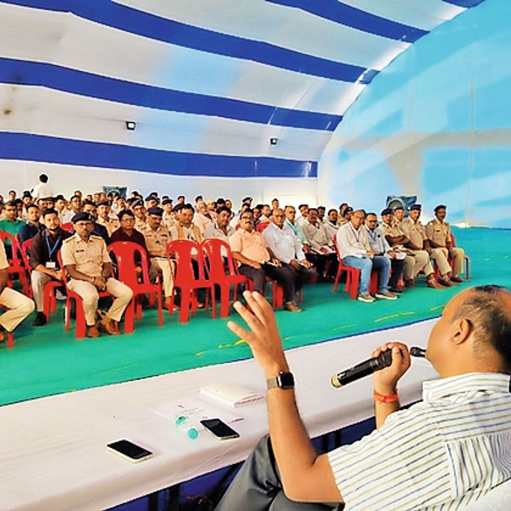 फॉर्म 17 सी में गड़बड़ी पर तुरंत होगी कार्रवाई: डीएम