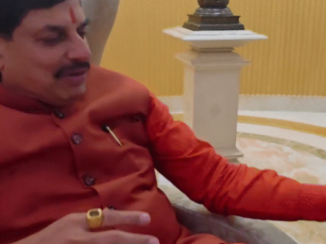 प्लेयर कम पड़े तो क्रांति को खेलने का मौका मिला:पूर्व कोच बोले- भाई के जूते पहनकर मैदान पर उतरी, मौसी के घर रहकर बारीकियां सीखीं