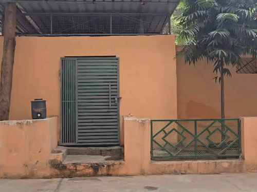 गुलमोहर एन्क्लेव सोसाइटी में अवैध निर्माण गिराने की तैयारी:GDA ने अवैध बताते हुए भवन तोड़ने का आदेश जारी किया