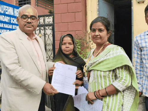 एसआईआर शुरु, 3620 बीएलओ बांटेंगी गणना पत्रक:डीएम ने बिठूर में किया शुभारंभ, चार दिसंबर तक चलेगा