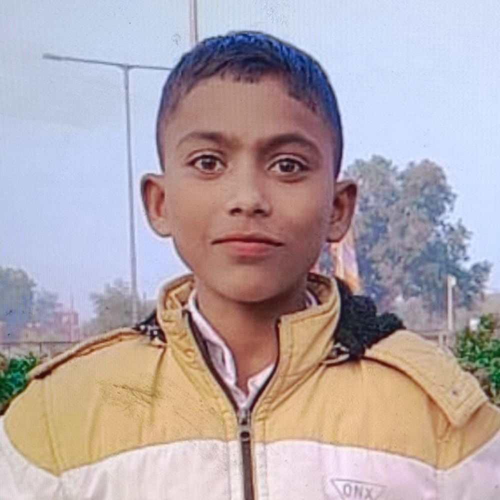 लखनऊ में 7वीं के छात्र का जन्मदिन पर अंतिम संस्कार:कमरा बंद कर लगा लिया था फंदा, ढाई साल पहले पिता ने भी सुसाइड किया था