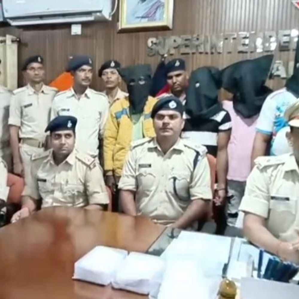 साइबर अपराधियों के अपहरण गिरोह का पर्दाफाश:  जामताड़ा पुलिस ने 5 को किया गिरफ्तार, हथियार-वाहन बरामद – Jamtara News
