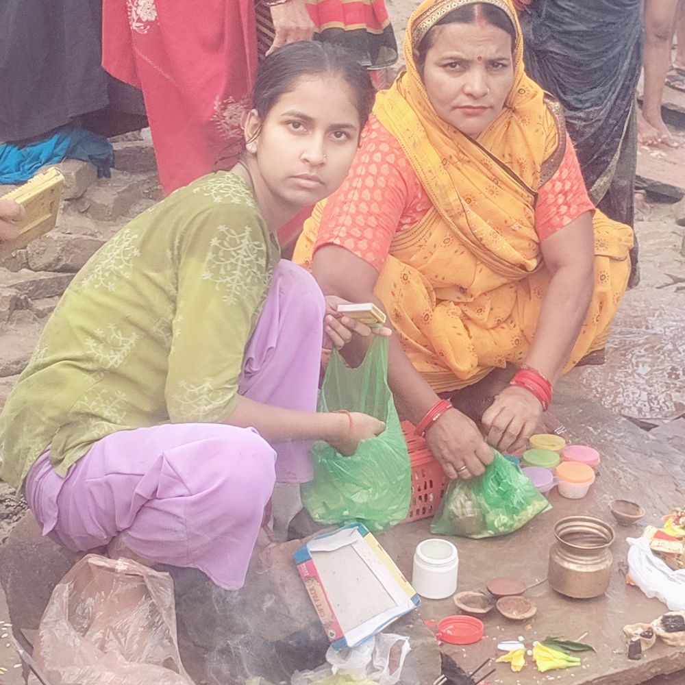 कार्तिक पूर्णिमा पर दुर्वासा आश्रम में श्रद्धालुओं ने किया स्नान:मान्यता है कि ऋषि दुर्वासा यहां रुकते थे, गंगा स्वयं आईं थीं