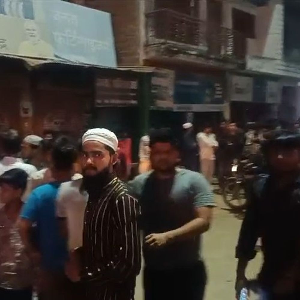 सीतापुर में ट्रैक्टर-ट्रॉली की टक्कर से बाइक सवार की मौत:युवक पहिए में फंसकर 30 मीटर तक घिसटता गया, पुलिस ने शव निकाला