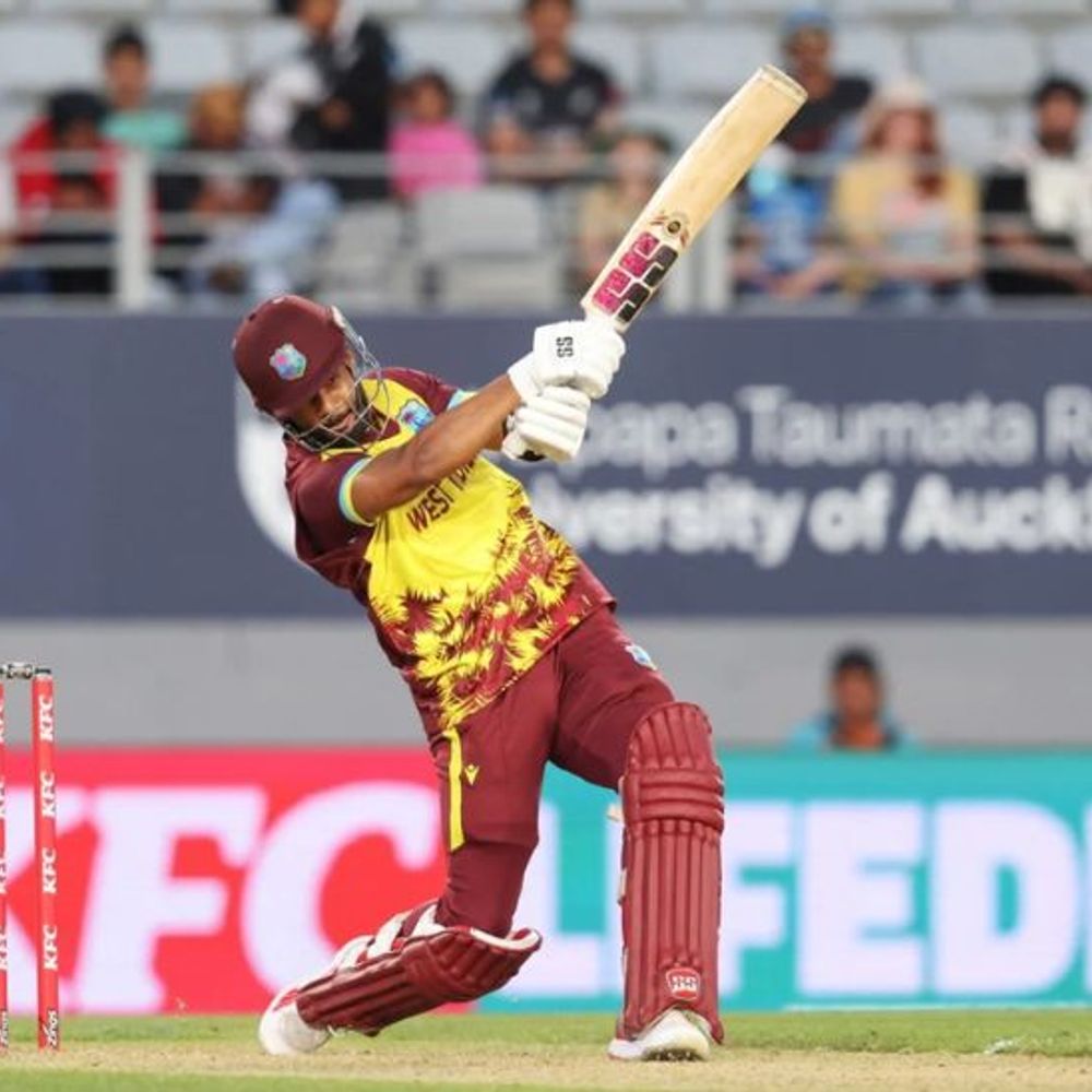 वेस्टइंडीज ने न्यूजीलैंड को 7 विकेट से पहला टी-20 हराया:काम न आई कप्तान सैंटनर की फिफ्टी, रोस्टन चेज प्लेयर ऑफ द मैच