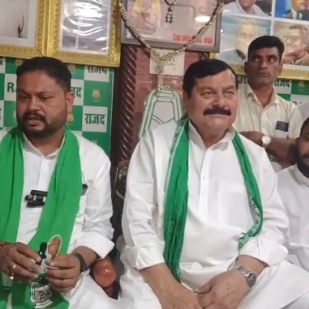 डीएसपी मनोरमा देवी के आवास पर “लिट्टी पार्टी”:राजद प्रत्याशी विश्वनाथ यादव का आरोप, कहा- बेलागंज में प्रशासन कर रहा एकतरफा कार्रवाई