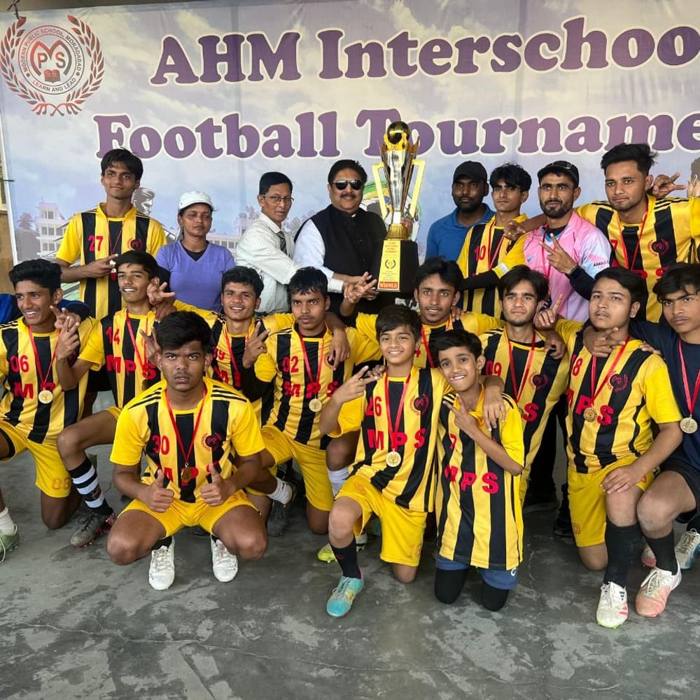 मुरादाबाद में मॉडर्न पब्लिक स्कूल बना चैंपियन:7वें अबुल हसन मेमोरियल इंटर स्कूल फुटबॉल टूर्नामेंट का तीन दिवसीय आयोजन