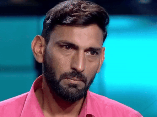 हिसार का लाइनमैन KBC में लखपति बना:बाइक-2 गोल्ड कॉइन भी जीते; बोला- अमिताभ को देख हाथ-पांव कांपे, ₹25 लाख के सवाल ने कन्फ्यूज किया