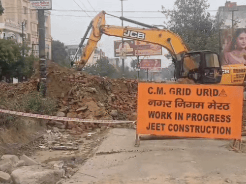 अभी नहीं चलेंगे गढ़ रोड पर भारी वाहन:ट्रैफिक पुलिस ने गंगा मेले के बाद बड़े वाहनों का डायवर्जन प्लान किया जारी