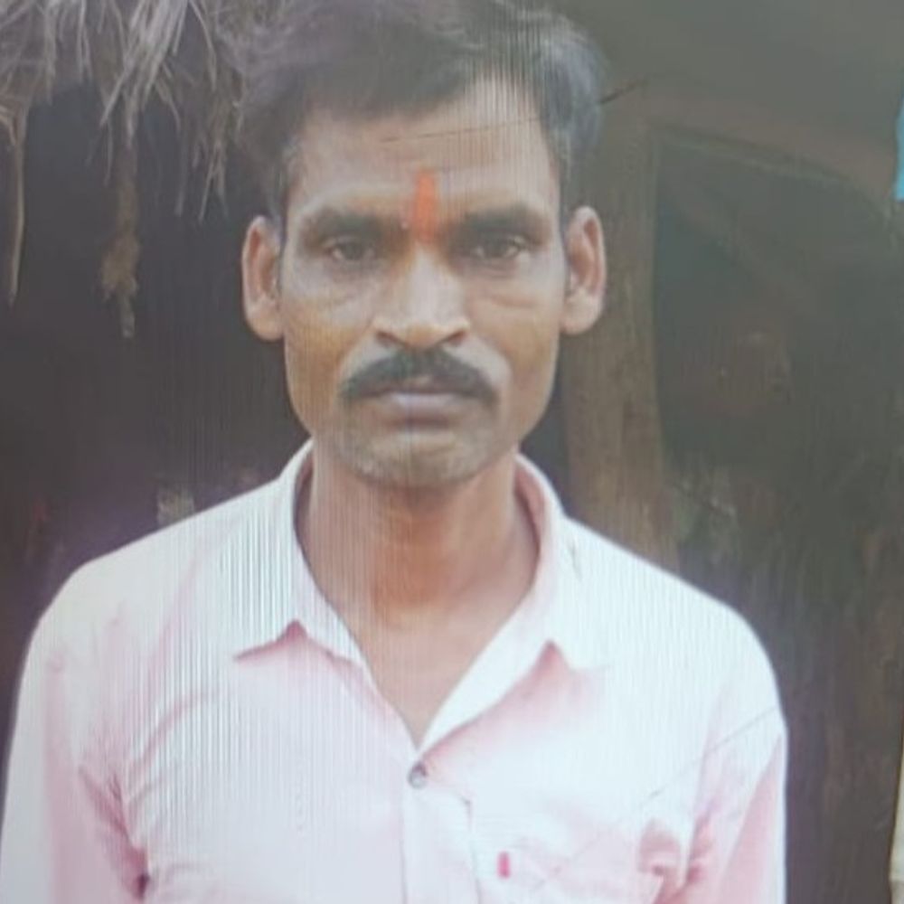 श्रावस्ती में डंपर ने साइकिल सवार पिता को रौंदा:8 साल का बेटा घायल, रिश्तेदारी से लौटते समय हुआ हादसा