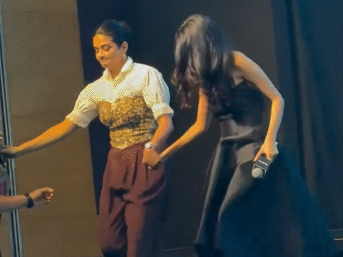 सीढ़ियों पर फिसला एक्ट्रेस अश्लेषा ठाकुर का पैर:को-एक्ट्रेस प्रियामणि ने संभाला, द फैमिली मैन 3 के ट्रेलर लॉन्च इवेंट में पहुंची थीं