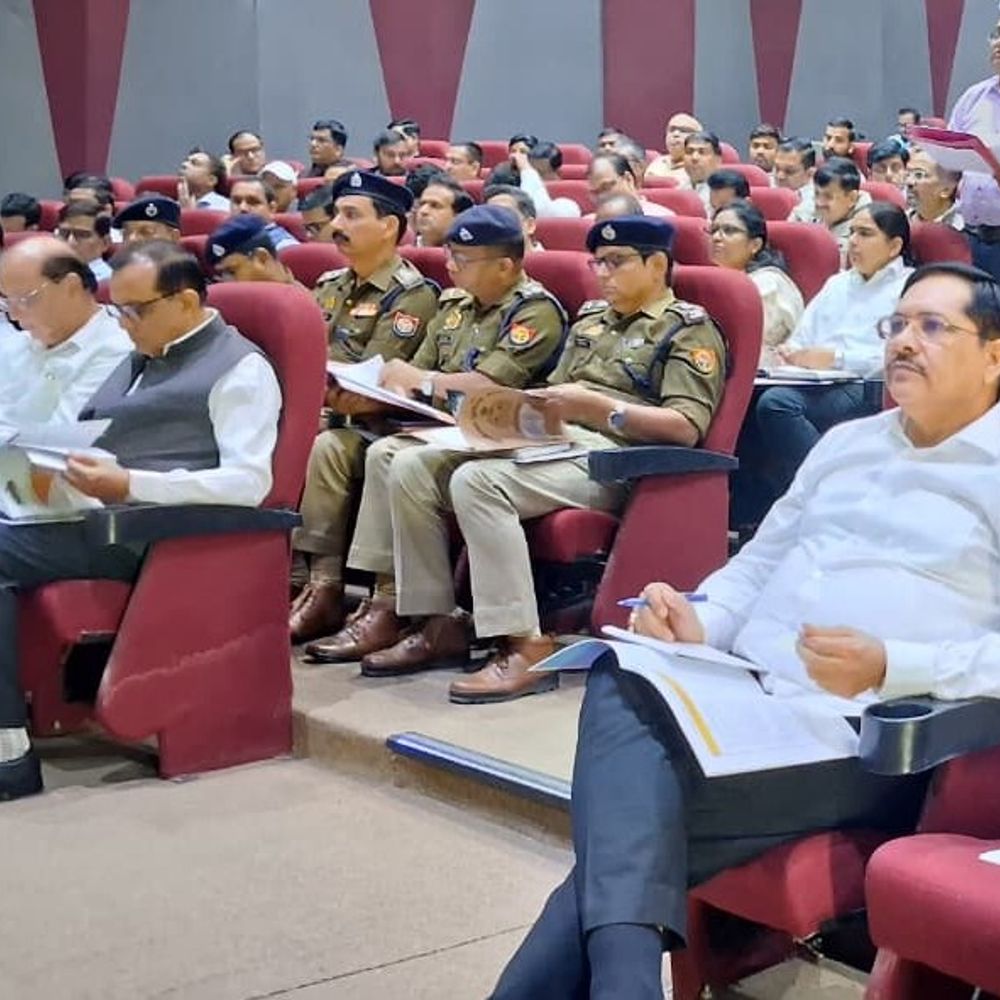 वायु प्रदूषण नियंत्रण पर राज्य मंत्री की बैठक:गौतम बुद्ध नगर सहित 4 जिलों के अधिकारियों को निर्देश