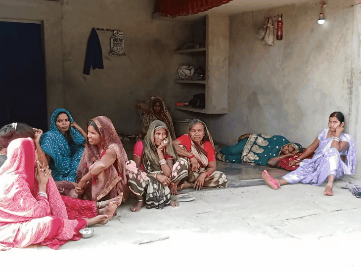 चुनार हादसा..3 भतीजियों के साथ चाची की जान गई:मिर्जापुर के खम्हरिया गांव में मातम पसरा, मां बोली- मेरी बिटिया अंजू अच्छी खिलाड़ी थी