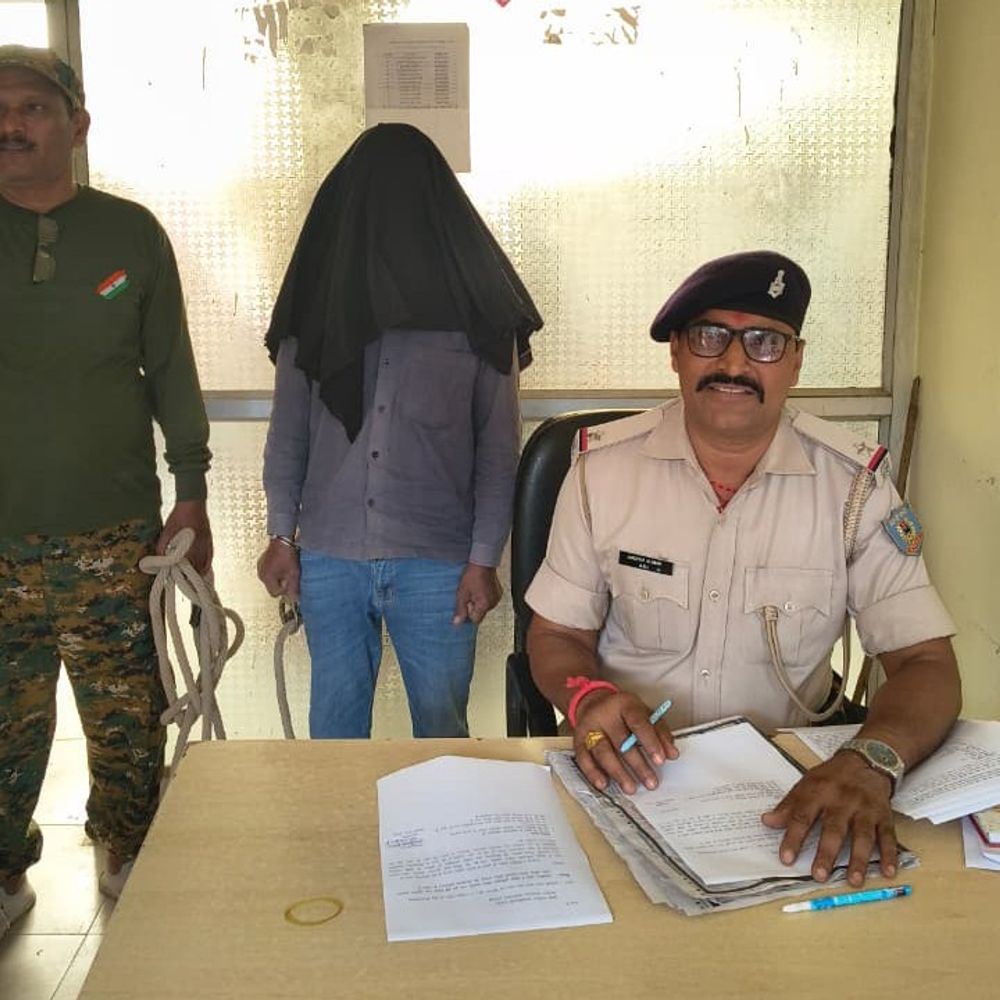 बाइक शोरूम का मैकेनिक निकला मोटरसाइकिल चोर:  पलामू में चोरी की चौथी बाइक बेचने से पहले हुआ गिरफ्तार – Palamu News