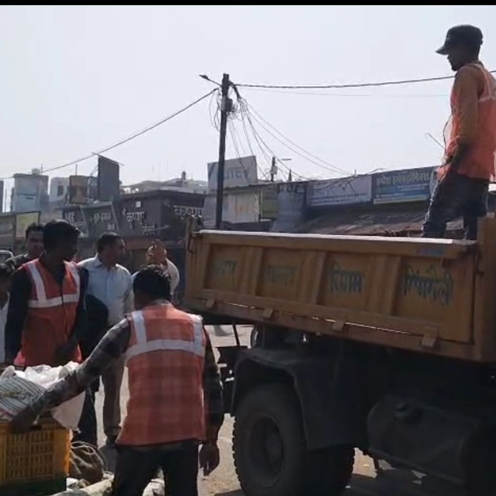 सिंगरौली के वार्ड 40 से 128 हाथ ठेले हटाए गए:बसस्टैंड-चौपाटी और मल्हार पार्क से हटाए गए अतिक्रमण, रविवार को चलेगा अभियान