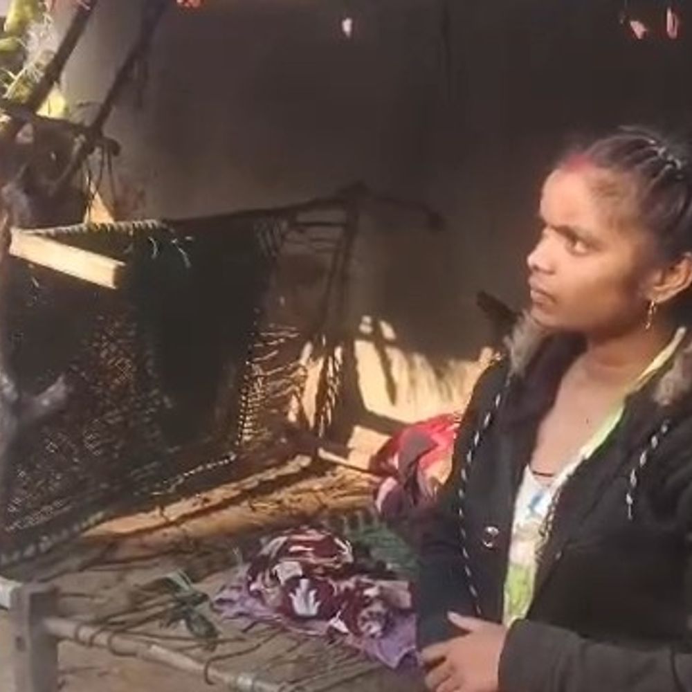 सीतापुर में किशोरी ने फांसी लगाकर की आत्महत्या:भाई ने उत्पीड़न का आरोप लगाया, पुलिस ने केस दर्ज किया