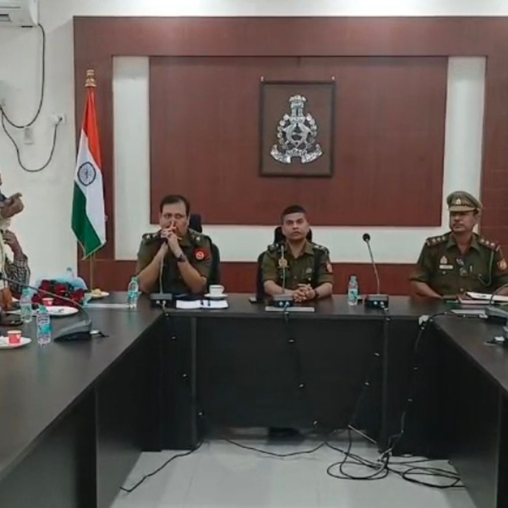 कानपुर में शादी-बारात के ट्रैफिक जाम से निपटने की तैयारी:पुलिस ने होटल-गेस्ट हाउस संचालकों संग की बैठक,पार्किंग स्थलों पर भी चर्चा