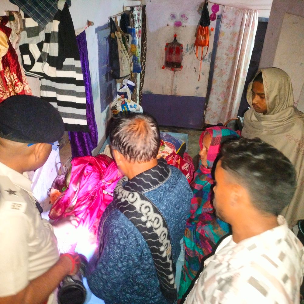 खैरा में महिला की संदिग्ध हालत में मौत:घर में फंदे से लटका मिला शव, घरेलू विवाद में जान देने की आशंका