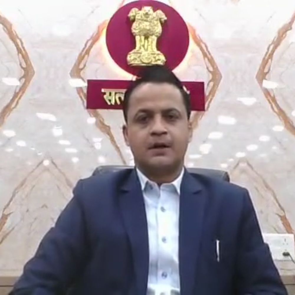 डीएम ने 8 मतदान कर्मियों पर कार्रवाई की:द्वितीय प्रशिक्षण से अनुपस्थित थे, प्राथमिकी दर्ज करने का आदेश