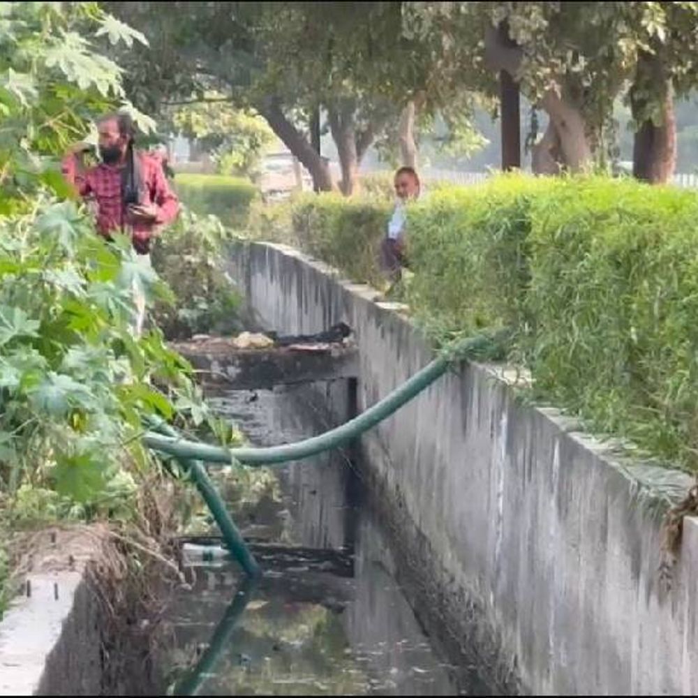 महिला के सिर की तलाश में साफ किया नाला:80 मीटर लंबाई में निकाला गया पानी,  कार चालकों से पूछताछ, 13 टीम लगी, शिनाख्त का प्रयास जारी