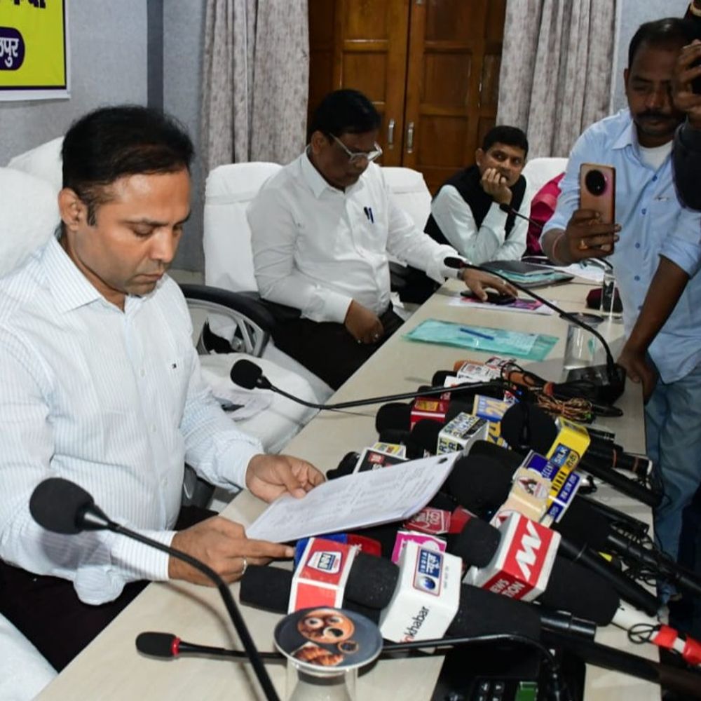 भागलपुर जिले में 2686 पोलिंग सेंटर पर डाले जाएंगे वोट:सीसीटीवी से निगरानी, होटल-लॉज में जांच; 82 उम्मीदवारों की किस्मत का फैसला करेंगे 22.30 लाख वोटर्स