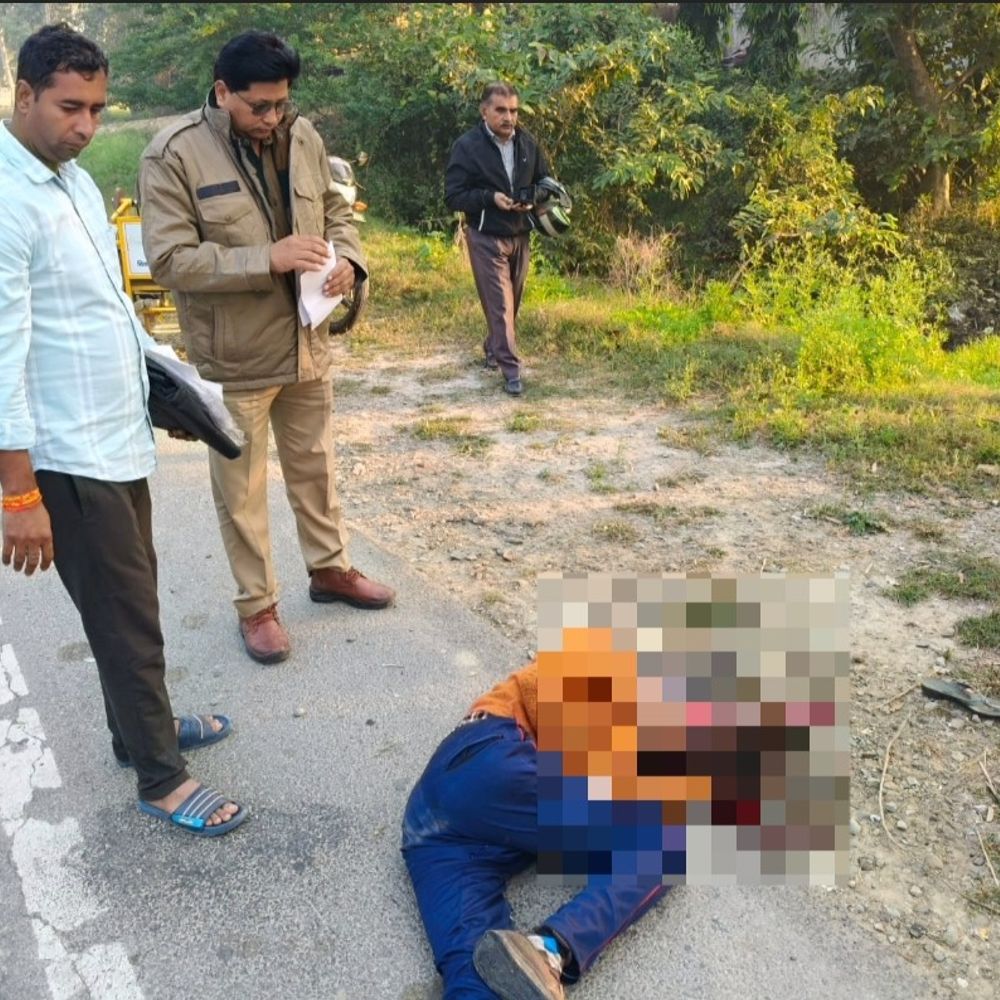 पीलीभीत में रिटायर टीचर को वाहन ने मारी टक्कर, मौत:सुबह मॉर्निंग वॉक पर निकले थे, पुलिस गाड़ी की तलाश में जुटी