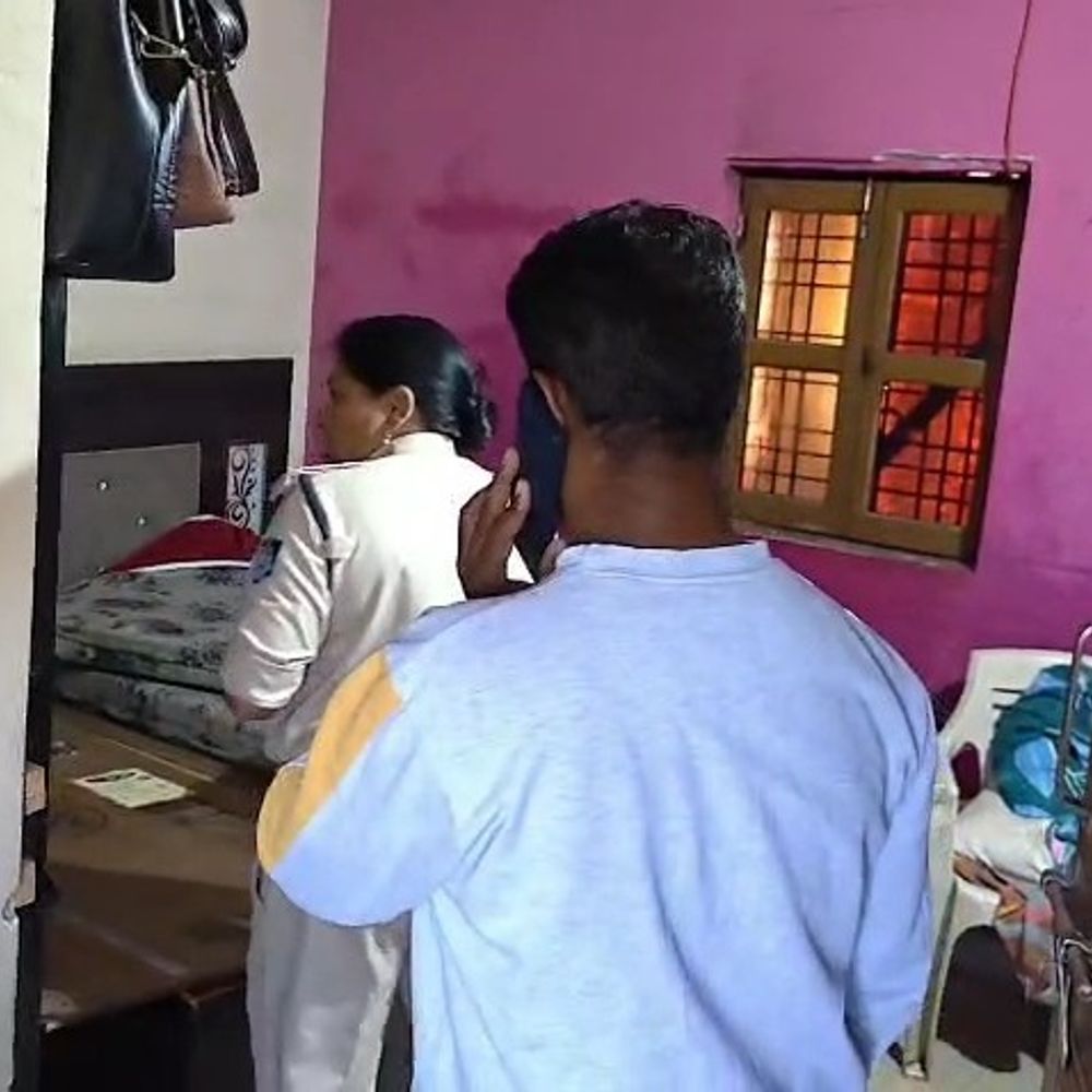 निवास में भाजपा नेता के सूने घर में चोरी:मंडला में पड़ोसियों ने दी जानकारी, छोटे बेटे से मिलने अमेरिका गए हैं पूर्व अध्यक्ष