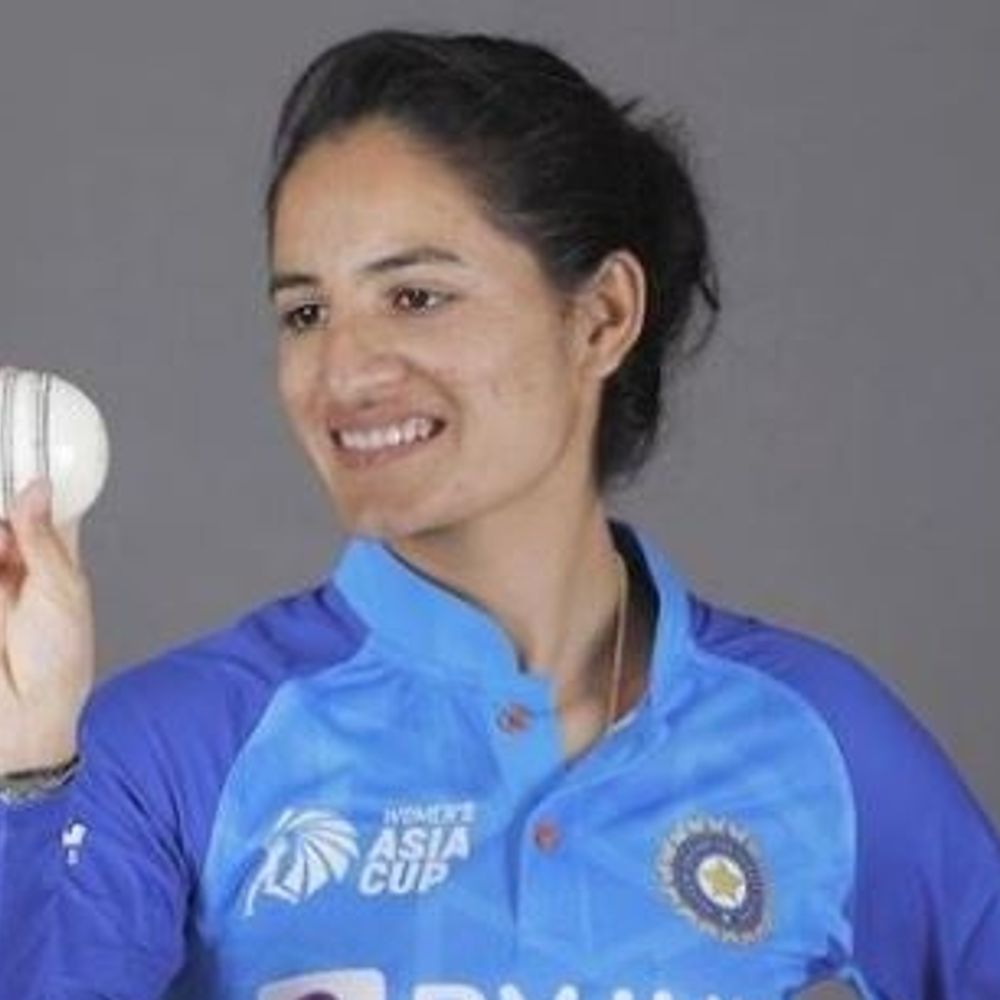 हिमाचल की विश्व विजेता क्रिकेटर रेणुका ठाकुर आज घर लौटेंगी:शिमला आते ही मां हाटेश्वरी के करेंगी दर्शन, प्रशासन-परिवार ने की जोरदार स्वागत की तैयारी