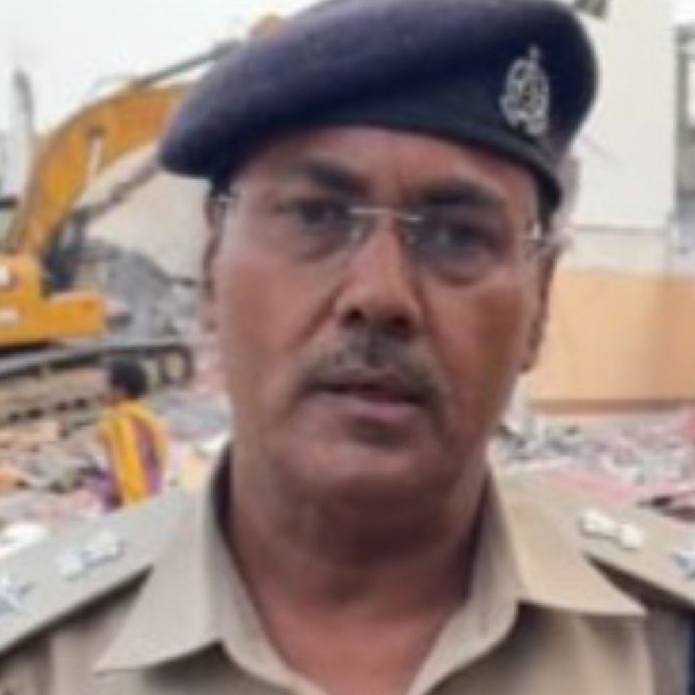 फर्रुखाबाद के अपर पुलिस अधीक्षक का तबादला:डॉ. संजय कुमार सिंह सीतापुर भेजे गए, अशोक जायसवाल नए एएसपी