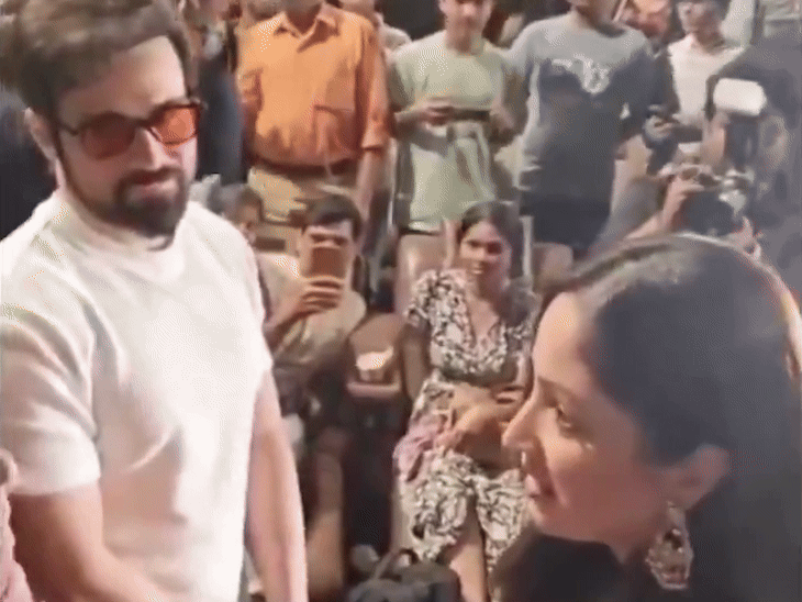 हक की स्क्रीनिंग में भावुक हुई मुस्लिम महिला:यामी गौतम का हाथ थामकर रो पड़ीं, कहा- बहुत हिम्मत मिली, एक्ट्रेस बोलीं- हमसे जो बन पड़ेगा हम करेंगे