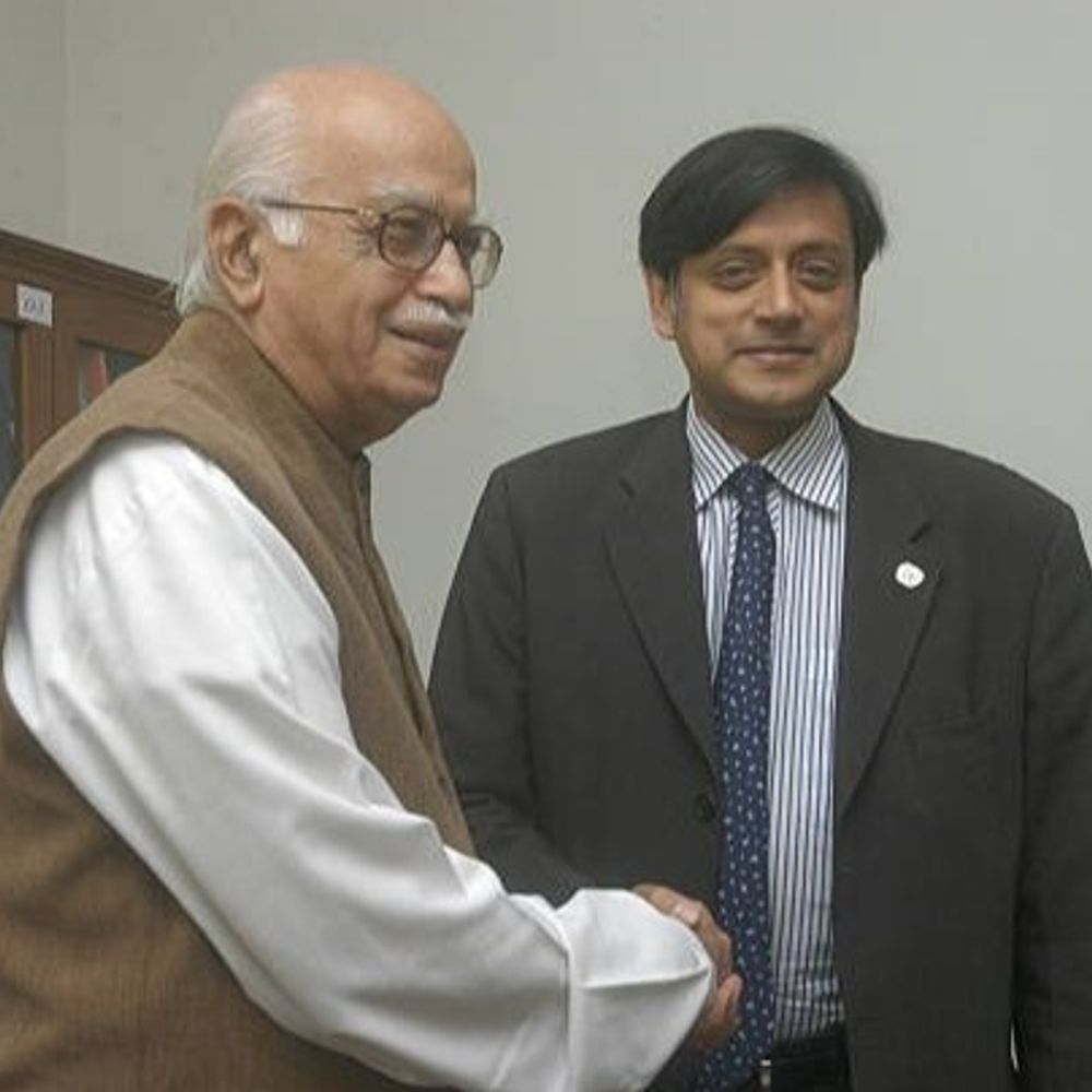 कांग्रेस बोली- शशि थरूर हमेशा निजी राय रखते हैं:पार्टी इससे असहमत; सांसद ने कहा था- आडवाणी को एक घटना तक सीमित करना सही नहीं