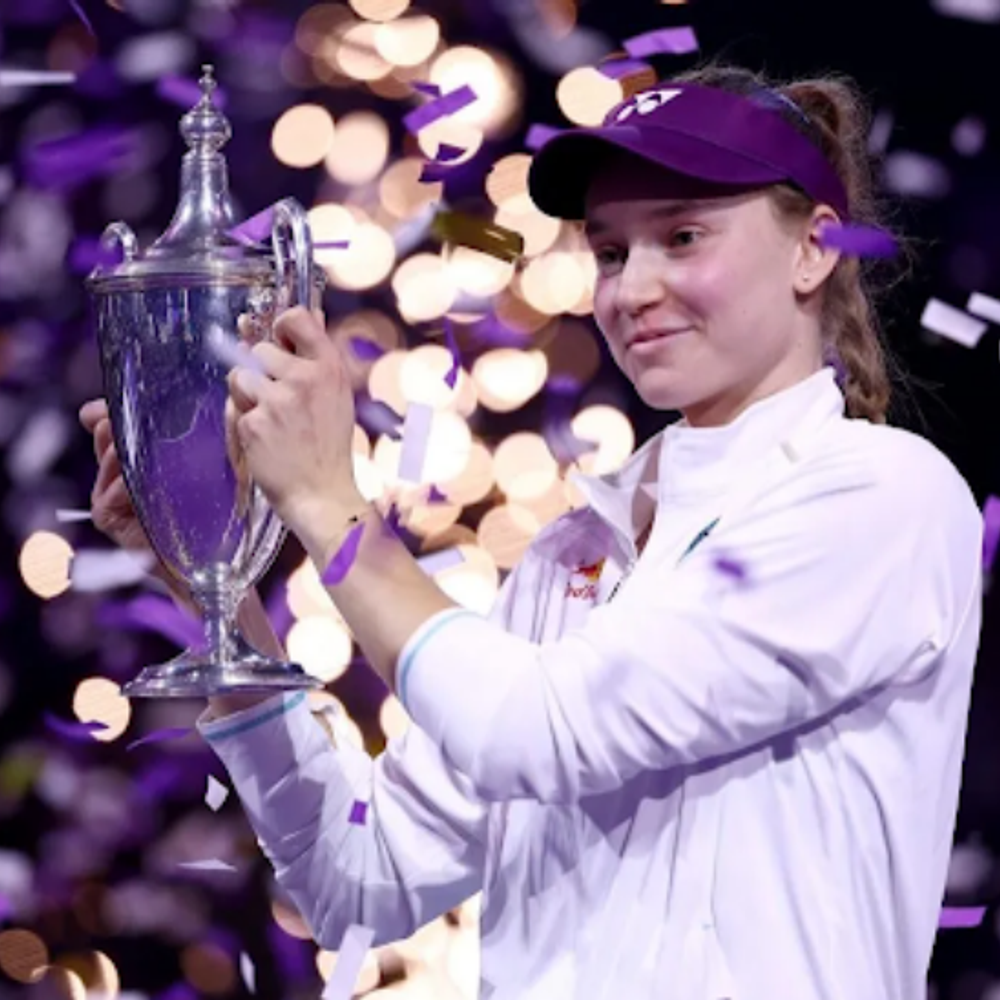 एलिना राइबकिना ने WTA फाइनल्स जीता:टूर्नामेंट में उनका पहला खिताब; फाइनल में वर्ल्ड नंबर-1 आर्यना सबालेंका को सीधे सेटों में 6-3, 7-6 से हराया