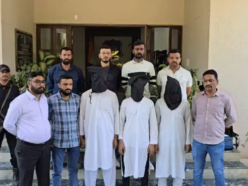गुजरात एटीएस ने ISIS के तीन आतंकी पकड़े:देश में कई जगह हमले करने की प्लानिंग कर रहे थे, हथियार जमा करने पहुंचे थे गुजरात