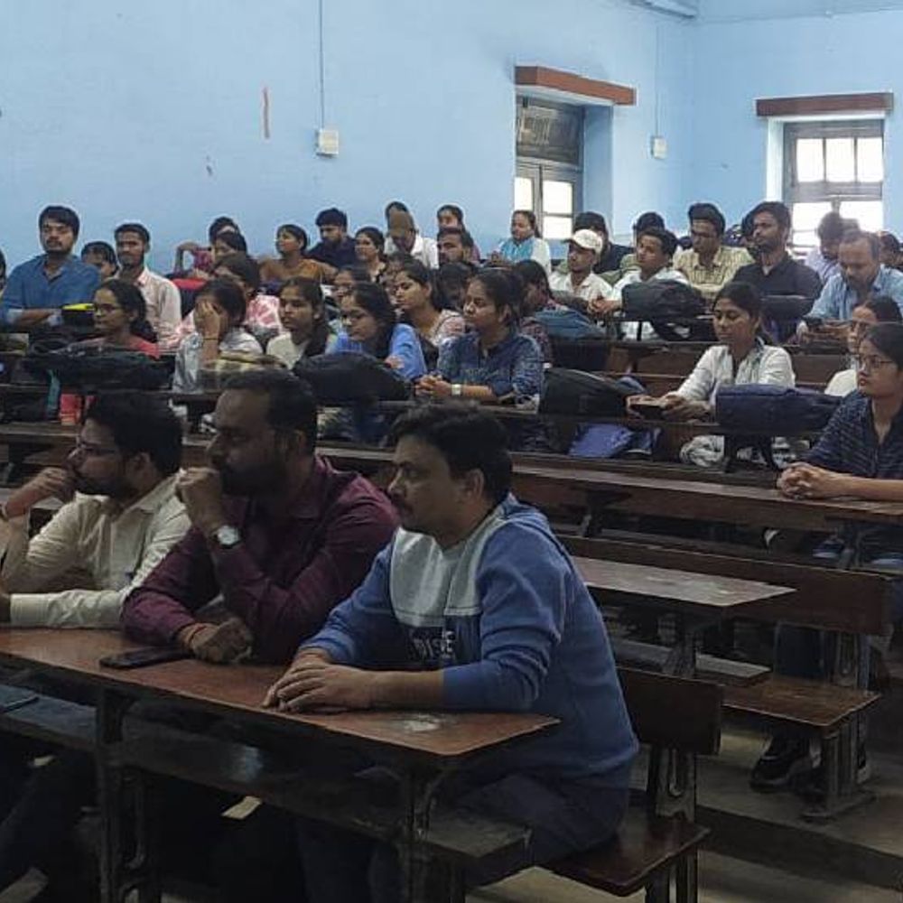 DDU के फिजिक्स डिपार्टमेंट में क्विज कंपटीशन:स्टूडेंट्स ने दिखाया साइंटिफिक नॉलेज और टैलेंट, शिवांशु, अमृता आए फर्स्ट